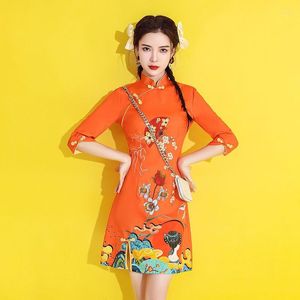 Etnik Giyim Çin Modaya Modaya uygun Cheongsam Etek Kısa Stil Geliştirilmiş kırmızı genç kız nedime akşam qipao elbise kadınlar için