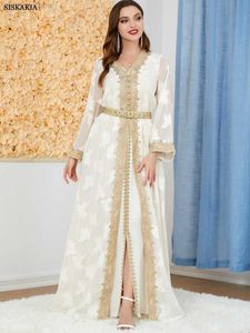 Roupas ￩tnicas elegantes vestidos femininos casuais abayas for women mu￧ulmana 2 pe￧as conjuntos de bordados florais de renda de guipra de renda com cinto kaftan
