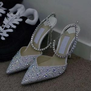 Y şekilli rhinestone zincir elbise ayakkabıları stilettos gelin elbise kadın tokası stiletto sandaletler sivri uçlu sandalet ayak bileği parlak elmas zinciri patentli kutu ile