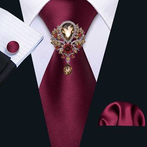 Boyun bağları kırmızı saten ipek kravat rhinestone broşlar erkek düğün kravat hanky seti barrywang moda tasarımcısı katı kravatlar erkekler için hediye partisi j230225