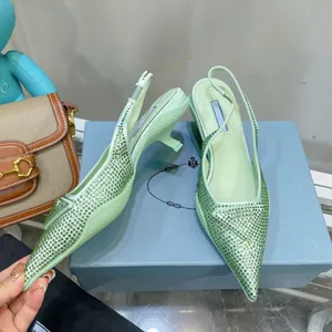 Kitten Topuklu Slingback Pompalar Ayakkabı Kristal Taşıyılmış Rhinestone Yastıklı Akşam Noktası Ayak Toe Heels Sandals Kadın Topuklu Lüks Tasarımcı Elbise Ayakkabı Fabrika Ayakkabı