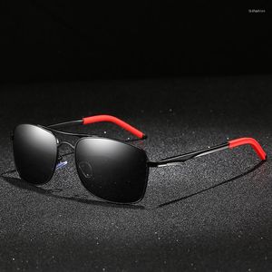 Солнцезащитные очки классические авиационные мужчины поляризованные металлические стильные приводные оттенки UV400 Прохладные пилотные солнцезащитные очки с коробкой