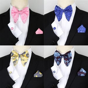 Bow bağları Erkekler Bowtie Moda Çiçek Cep Meydanı Kelepçeleri Üç Parçalı Takım Polyester Jacquard Retro Boys Hediyeleri Erkekler