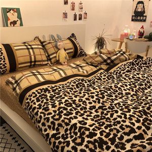 Bedding sets Leopard Print 220X240 Set Luxury Comfort Duvet Cover Super Soft Bed Linens 230531