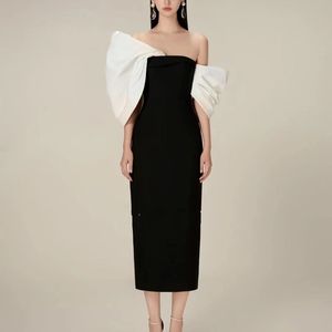 Seksi askısız çay uzunluğu saten akşam resmi elbise 2023 Kapalı omuz kontrastlı renk yay kılı