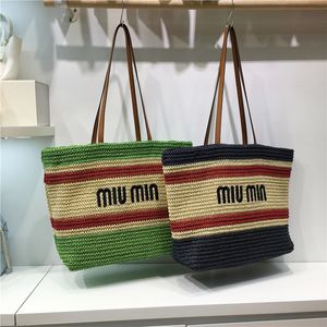 Kadınlar için çok yönlü tote çanta markası lüks tasarımcı çanta saman nakış harfinde yeni