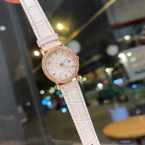 Relógios femininos Relógio de alta qualidade Caixa de aço de 32 mm Pulseira de couro italiano Relógio de diamante Design à prova d'água Relógio premium Presente