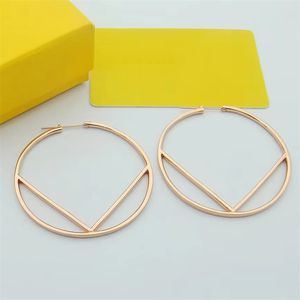 Kadın Toptan Takı Altın Çember Huggie Altın Kaplama Tasarımcılar Paslanmaz Çelik Metal Yuvarlak Lüks Mektup Küpe