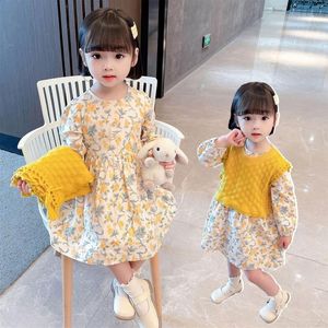 Giyim Setleri 2023 Kızlar İki Parça Giyin A-Hat Diz Uzunluğu O boyun yakalı kazak Baskı Çiçek Tatlı Yelek Pamuk Pamuklu Sonbahar Çocuklar
