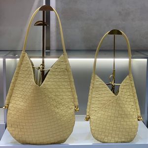 Gewebte Tasche, Umhängetasche, leichte Schaffell-Umhängetasche, tropfenförmige große Einkaufstasche, Designer-Luxus-geflochtene flache Tasche, Damen-Handtaschen innen, Wildleder-Schulterrucksack