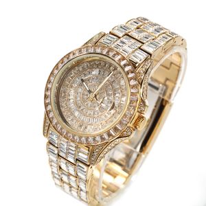 Высококачественные золотые покрытия полное Bling Cz Iced Out Watch Men Hip Hop Quartz Watches for Men Punk Jewelry Gift