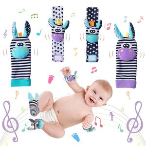 Rattles Mobiles 4PcsSet Polso per neonati Baby Cute Stuffed Animals Foot Sonaglio Calzini 012 Mesi Infant Boy Girl Born Gift 230615