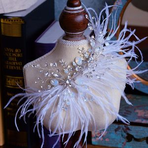 Düğün Saç Takı Beyaz Tüy Saç Klipler Tiara Kristal Klip Düğün Gelin Saç Aksesuarları Bijoux Mücevher Vintage Tasarımcı Kafa Bandı 230614