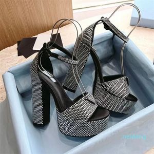 Sandallar Kadın Elbise Ayakkabı Yüksek Topuklu Kadınlar Sandal Lüks Platform Topuk Klasik Toka Ayak Bilek Strap Banquet Ayakkabıları