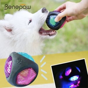 Benepaw Elastic Flash Led Dog Ball Ball Rubber Устойчивая укусочная интерактивные игрушки для собак маленькие большие домашние животные Safe Sound Squieker Game