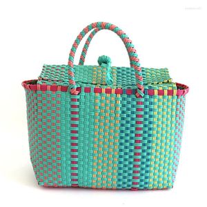 Вечерние сумки 2 цвета женщины долговечные плетения пляжные сумки тканые ковша повседневные сумки для получения соломенной пластиковой плетеной корзины