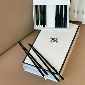 Luxury Designer Ceramics dinnerware chopstick Chinese Tableware Double Layer Gift Box Contains 8 Pairs Of Chopsticks And 6 Spoons