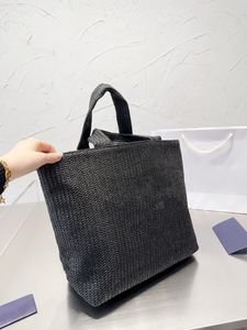 Tasarım Patlayıcı Alışveriş El çantası Klasik Marka Nakış Logosu Çok Yerli Evrensel Tembel Omuz Çantası Sıradan Basit Düşük Ana