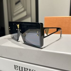 Moda klasik tasarımcı güneş gözlüğü erkekler siklon kare metal un altın güneş gözlüğü boyutu UV400 unisex vintage stil tutum güneş gözlüğü koruma gözlükleri8438
