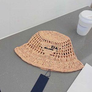 Chapéus de aba larga Chapéus de balde Chapéu de balde de designer de luxo Chapéu de palha de verão feito à mão com letras bordadas Adequado para viagens de praia de verão Bonito muito bom agradável