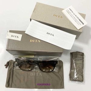 Лучшие оригинальные оптовые солнцезащитные очки Dita Sun Glasses Dita Sunglasses Auder DTS129 55 02AF Dark Tortoise с полными аксессуарами.