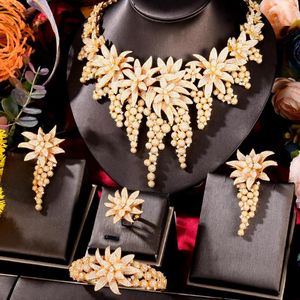 Kolye küpeleri set godki büyük cesur 4pcs lüks üzüm çiçek Afrikalı kadınlar için düğün partisi zirkon dubai gelin mücevher kundan