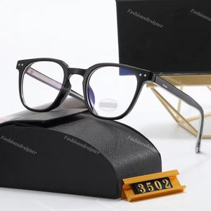 Tasarımcı Okuma Gözlükleri Kadın Yuvarlak Gözlükleri Blue Blue Hafif Gözlükler Moda Trend Üçgen Marka Orijinal Durumla Okuma Gözlükleri 6 Colorse Gözlük 3502