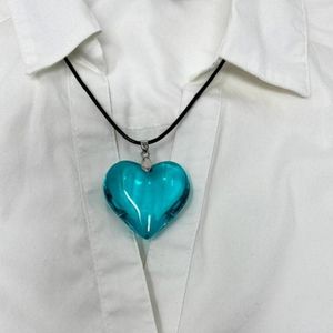 Kolye Kolyeler Mavi Kalp Kolye Erkekler ve Kadınlar İçin Büyük Cam Puf Cazibesi Siyah Deri Kordon Cisim Takı Hediye