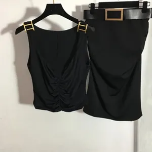 F1012 İki Parça Elbise Yeni Seksi Siyah Metal Lüks Üstler İnce Etek Yeni Yaz Metal Aksesuarları Koyuk Yellow Yellow Üst Elastik Sargı Kalça Etek Kemeri
