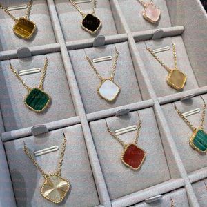 New Classic Fashion Pendant Necklaces for women Elegant 4/Four Leaf Clover locket Necklace Highly Quality Choker chains Designer Jewelry 18K Plated gold girls Gift