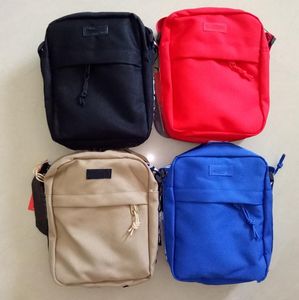 Açık Spor Messenger Çantaları 18SS Erkekler Tuval Küçük Çapraz Vücut Bag Kızın Düz Nedensel Çantaları Mini fermuar Spor Tasarımcı Göğüs Paketi