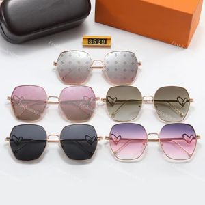 Kadınlar için tasarımcı güneş gözlüğü polarize güneş gözlüğü Altın Çerçeve Gözlükler Lüks Zarif Baskı Kadın Güneş Gözlüğü Aşk Tasarım Kutulu Gözlükler Toptan lunette