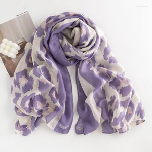 Шарфы OMEA сезон: весна–лето, тонкий шарф с леопардовым принтом, шаль, дизайнерский роскошный хиджаб, модный тканый женский синий шарф