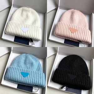 Tasarımcı Şapk Kış Sıcak Angora Tavşan Kürk Erkek ve Kadın Örme Şapkaları Sebirsiz Beanie Cap Sıradan Kulak Koruyucular Yumuşak Fasulye Cilt Kapakları