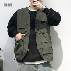Erkek yelek Japon sokak kıyafeti çok cep kargo yeleği erkekler için giyim açık hava ordu yeşil kolsuz harajuku ceket iş ceket 231005