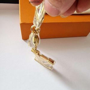 Louis Vuitton LV Вы Yeni alaşım altın tasarım astronot anahtar zincirleri aksesuarlar tasarımcı tays katı metal araba anahtar yüzüğü g louisely çanta vuttonly crossbody viutonly v