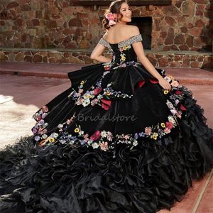 Lüks Charro Black Quinceanera Elbise 2024 Meksika Kostüm Balo Elbise Katmanlı Çiçekler Tatlı 15 Yıl Doğum Giyim Vestido De XV Vestidos Debutantes Masquerade