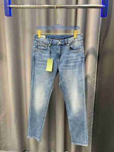 Мужские джинсы дизайнерские 2023 новые модели джинсовой моды с вышивкой высокого качества удобные дышащие повседневные джинсы для мужчин KOP1