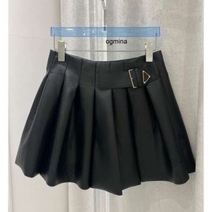 Lüks 5A Tasarımcı Kadın Kısa Balo Elbise Etek Yaz Kızlar Klasik Pileli Etekler Kadınlar İçin İnce Denim Aline Yeni Etek Küçük Deri Elbise Çoklu Stil Boyutu Sl Ru