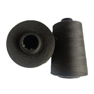 Темно-серая нить для шитья одежды, высокоскоростная полиэфирная нить для изготовления одежды.