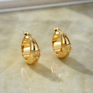 18K Gold Lüks Marka Tasarımcı Çember Hoop Huggie Küpe Kulak Yüzük Retro Vintage Cazibe Kadın Mücevherleri İçin Beyaz Küpe Küpeler Doğum Günü Noel Hediyesi