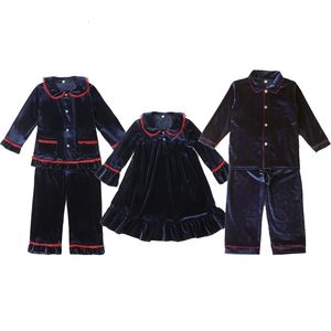 Комплекты одежды Дизайн Пижамы для маленьких девочек Соответствующая одежда для дома Одежда с бархатными рюшами Оптовая продажа Рождественский наряд Пижамы для мальчиков 231007