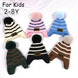 2-8Y Kids Warm Winter Hats Designer Beanie Bucket Hat Autumn and Winter Earflap Beanie Hats for Children Knitted Hat Vertical Stripes Skull Caps Letters Fitted Hat