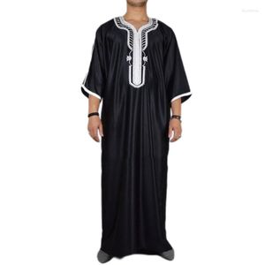 Etnik Giyim Erkekleri Robi W/ Mid-uzunluklu kolu geleneksel Müslüman Eid Orta Doğu Arap Jubba Dört Mevsim için Elbise