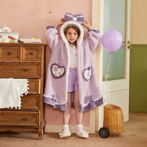 Pijamas meninas bonito princesa robe inverno grosso desenhos animados flocos de neve arco toalhas com capuz para crianças bebê menina flanela pijama homewear 3-10y 231006