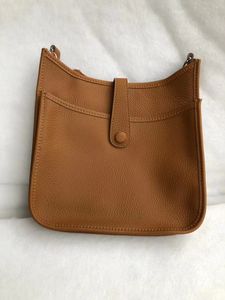 Kadın Tasarımcı Çanta Tasarımcı Crossbody Çanta Yüksek Kaliteli Tasarımcı Çanta Deligülü Orijinal Deri Deri Omuz Çantası Kadın Crossbody Bag Çanta Uzun Kayış Çantası