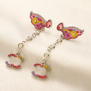 Gümüş Kaplama Püskül Tasarımcı Harfleri Stud Butterfly Uzun Küpe Dungle Crystal Geometrik Lüks Marka Kadınlar Rhinestone ile Çelik Damga Jewerlry Aksesuarları