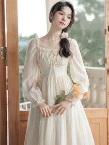 Sıradan elbiseler Fransız nazik kare boyun kadınlar için vintage sonbahar kayısı parlama kolu şık vestido zarif Kore tatlı prenses elbise