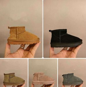 Uggliess Designer Australia Wgg AUS snow boot kids children winter warm shoes Boys Girls Mini Bailey Bling Button ankle booties Baby short Boots Slip-on shoe gifts