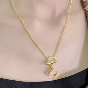 Kadın tasarımcı zincir kolye lüks marka altın kolye kolyeler moda cazibesi kurşun kombinasyonu mücevher tatil takı aksesuarları
